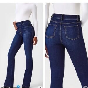 SPANX FLARE LEG MEDIUM DARK WASH PULL ON STYLE JEANS SZ LARGE